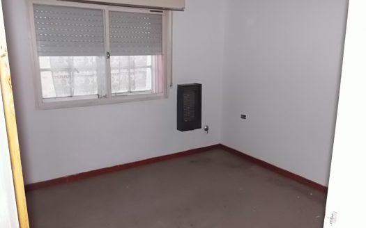 Vivienda 2 dormitorios mas departamento y galpón en Esquel