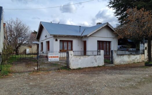 Vivienda dos dormitorios en Esquel sobre avenida Perón